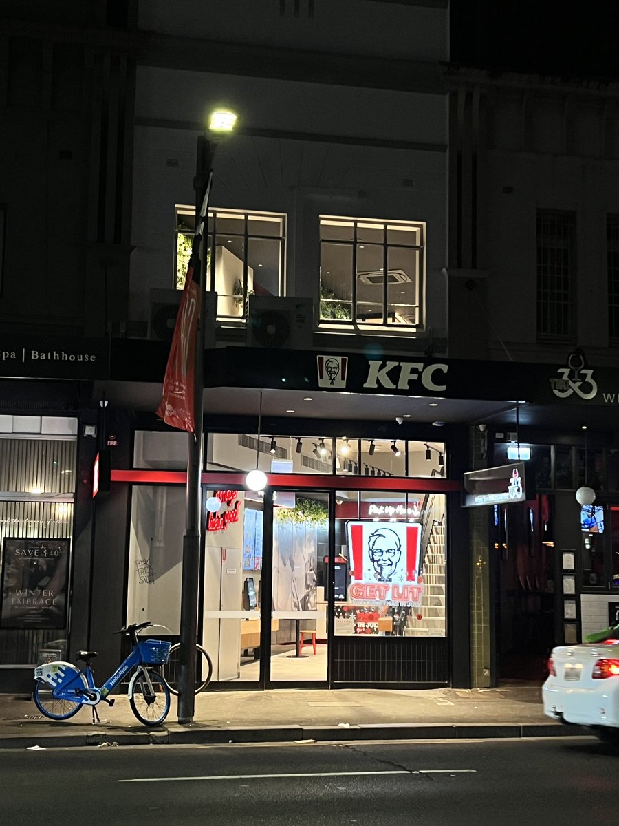 fabiodeuxbeer's tweet image. great. king st is ruined