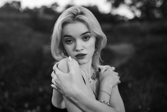 KreenDream's tweet image. "Le désir d'être aimé est la dernière illusion.
Abandonnez-le et vous serez libre."
Margaret Atwood
ℒℴѵℯ...
#citation #quote #quoteoftheday #desire #illusion #amour #love
📷 Darina Stazieva
~~~~