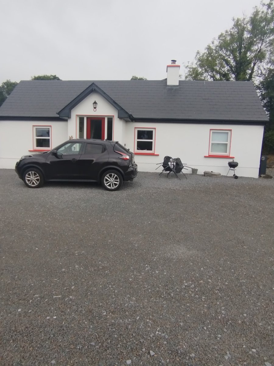 ThisIsIreland3's tweet image. My home for a few days. We chose well, I think 💚🏞️

📍 County Roscommon-Éire 🇮🇪 

#Quaint #Peace #Ireland #Roscommon