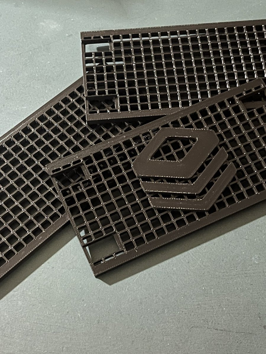 LABnosuke's tweet image. ジムニーJA11用の外気導入口カバーを3Dプリンターで1から作ってみました！これで落ち葉が入ってくる問題を解決できます！取り付けも簡単ワンタッチでつけれるのでとても楽に出来ます！