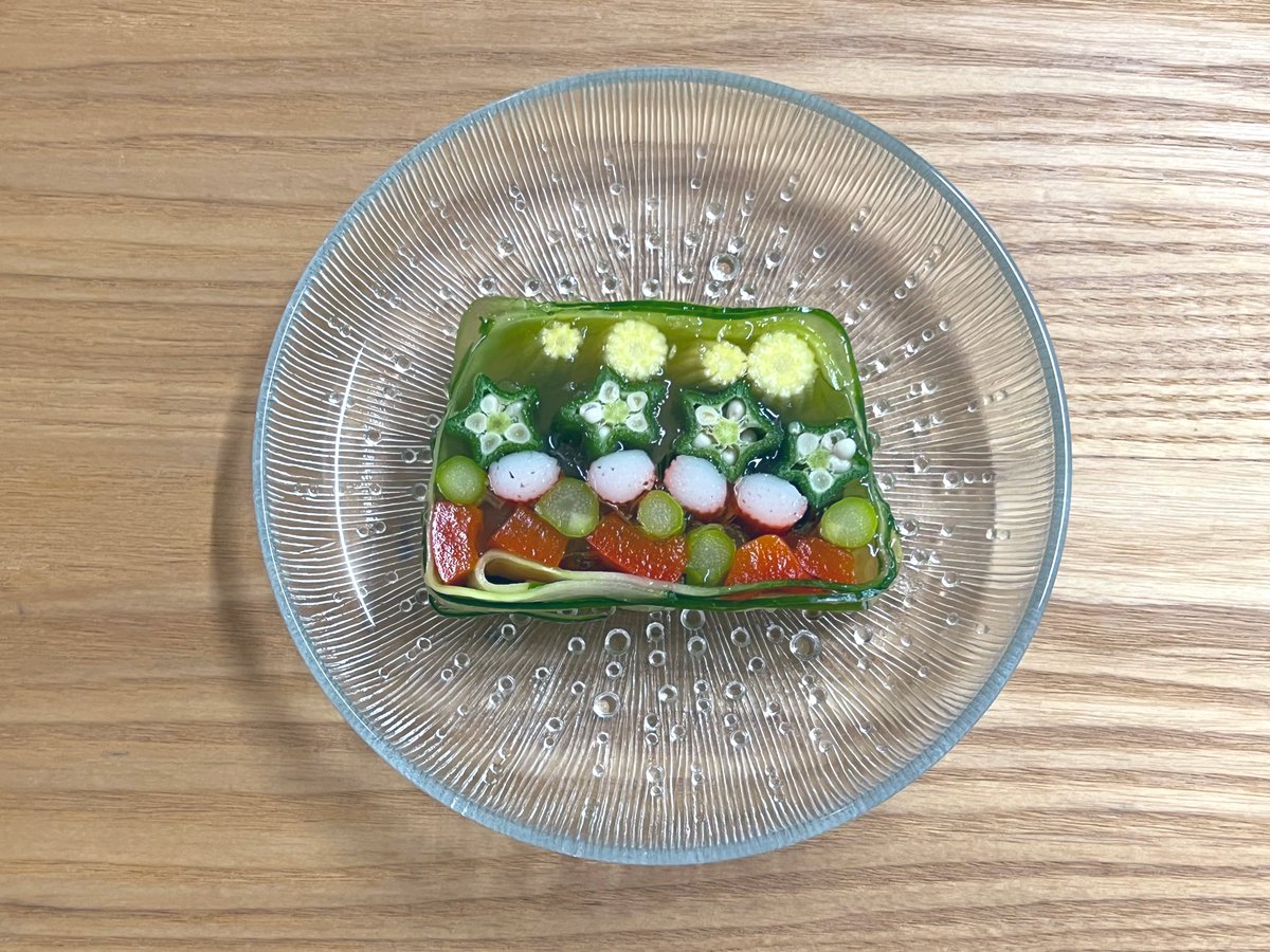 sonusprimus's tweet image. 俺が作った夏野菜のテリーヌを見てくれ
