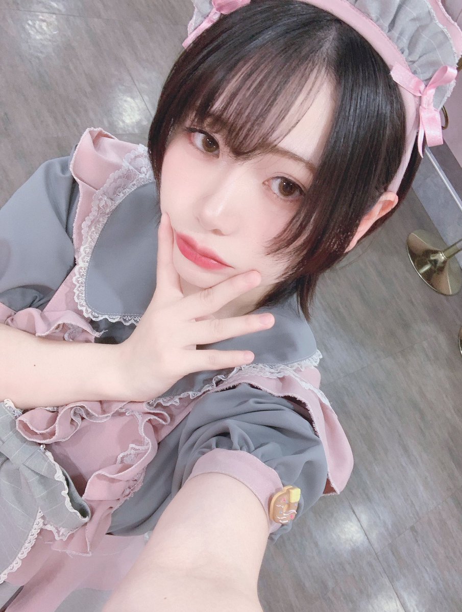 おきゅいん🩷🩶
来店予約待ってます( ߹꒳​߹ )7月ラスト！！遠隔でも2周年記念ボトルが𝐆𝐄𝐓出来ますよ〜アクスタも貰えるので是非！🍾✨
本日も足ｲﾀｲﾀ腰ｲﾀｲﾀなので動き鈍いですお許しを〜( ߹꒳​߹ )🩹

遠隔はこちらから！
↓↓↓
sweetmacaron.official.ec