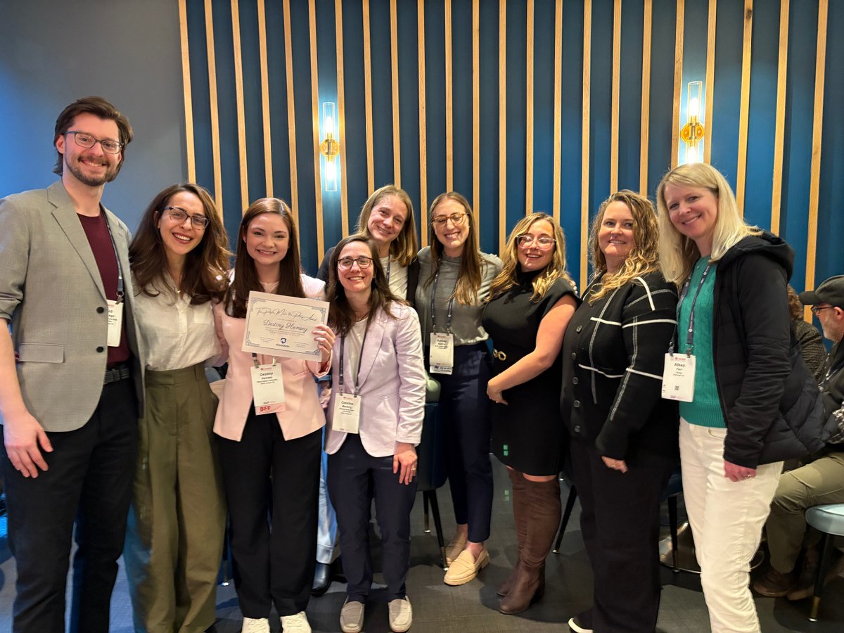 PSUPsychology's tweet image. At the annual conference for the Society for Industrial and Organizational Psychology, Penn State announced the recipient of their &quot;People Make the Place&quot; Award.&quot; Help us congratulate graduate student Destiny Hemsey, pictured here with former reward recipients.