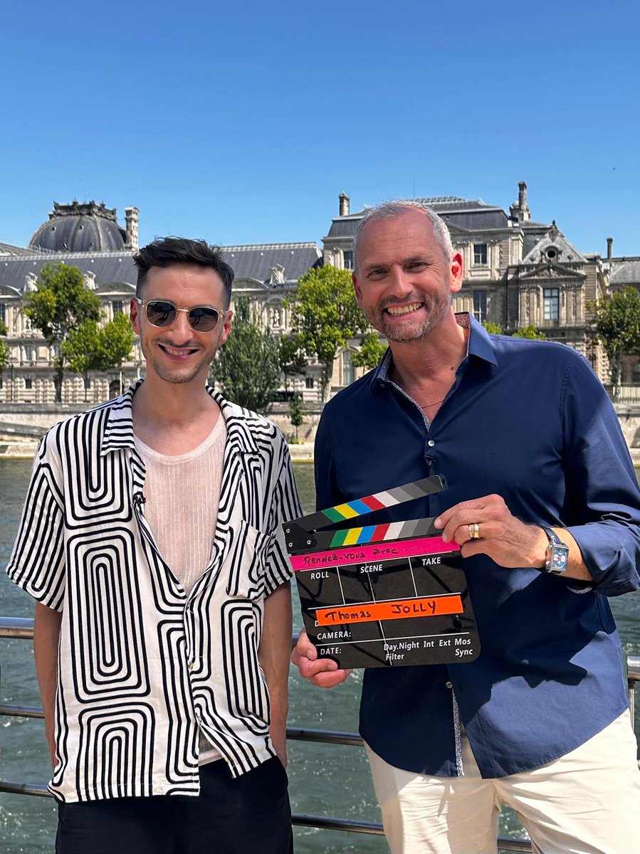 Rendez-vous avec Thomas Jolly !
Il y a un an, la cérémonie d’ouverture des Jeux de Paris 2024 lançait l’aventure olympique ! Son créateur, le metteur en scène Thomas Jolly, revient sur cette expérience hors-norme. 
📌 Rendez-vous avec Thomas Jolly ⬇️
france.tv/info/decryptag…