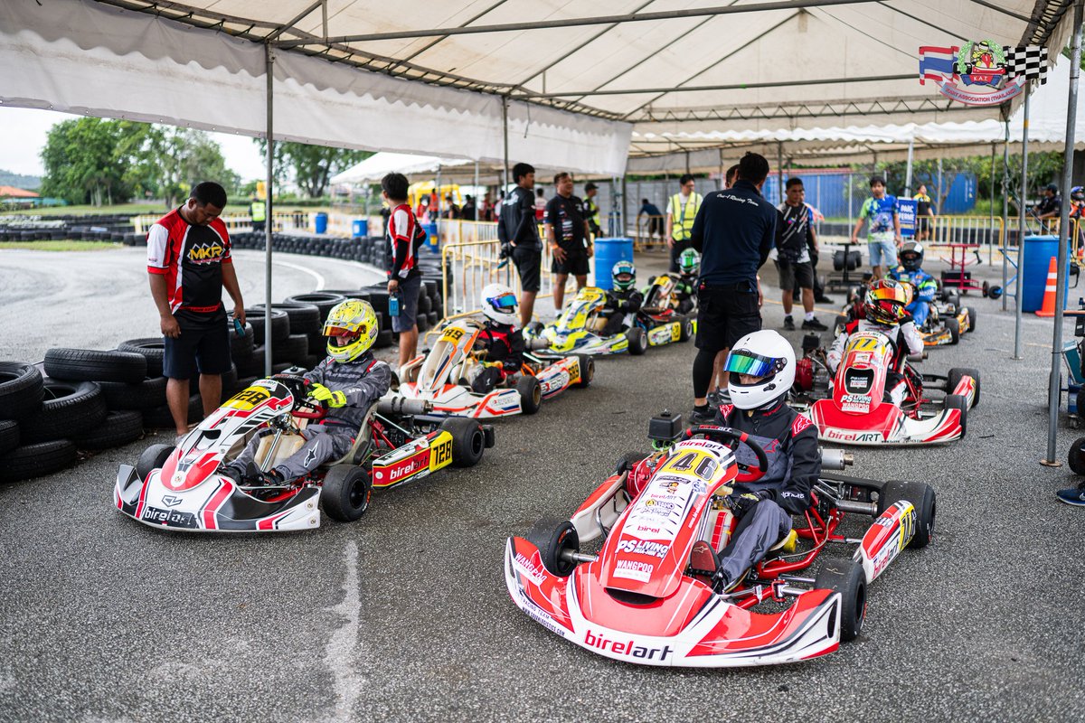 monomax_me's tweet image. 🏁 รวมภาพบรรยากาศและผลการแข่งขัน "Kart Association of Thailand" | ROUND 1&2 🏆
👏 ขอแสดงความยินดีกับทุกท่าน
📅 วันที่ 27 กรกฎาคม 2568
📍 สนามพีระ คาร์ท เซอร์กิต จ.ชลบุรี
สามารถรับชมภาพบรรยากาศสุดมันส์แบบเต็มๆ ได้ที่นี่เลย 🔗 facebook.com/monomax.me/pos…
#kartchampionshipofthailand…