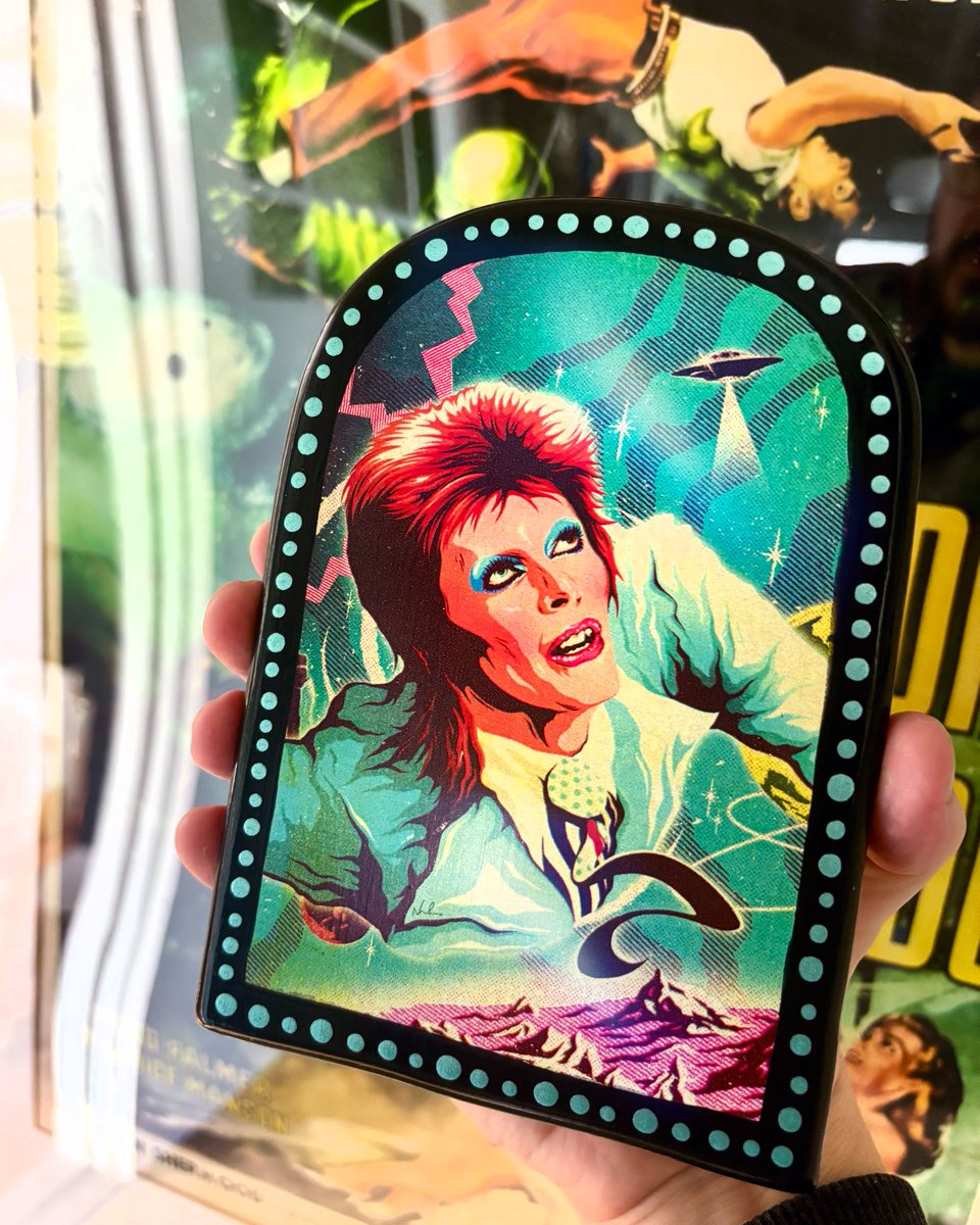 nordacious's tweet image. Another Galactic Bowie tile casted, painted, glazed + ready to ship off to a lovely customer ⚡️ These plaster beauties are all handmade in-house + come ready to hang (with a hook in the back). A unique keepsake to hang in your favourite nook ❣️ | tinyurl.com/2sptnzuf