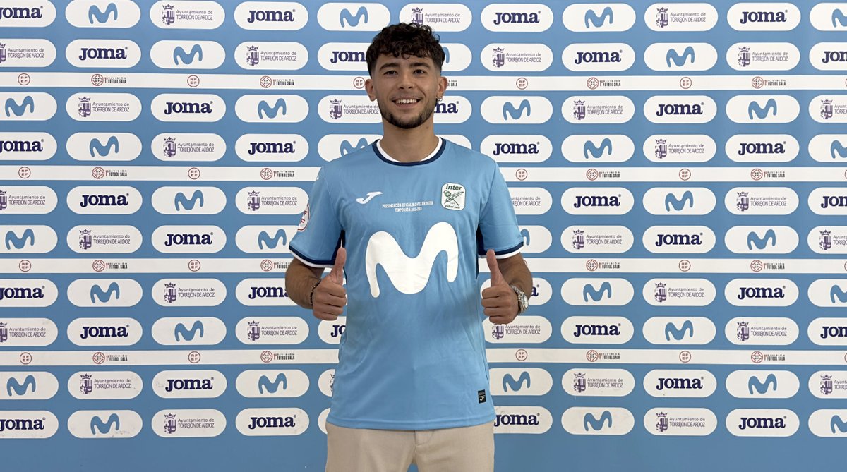 💙 ‘Pirata’, entrega y sacrificio en el 40x20 para #MovistarInterFS de cara a esta temporada.

1️⃣7️⃣ <a href="/pirataa10/">Adrián</a> 🔥📞🫵🏻

#MovistarInterFS #InteristaSoy💚💙