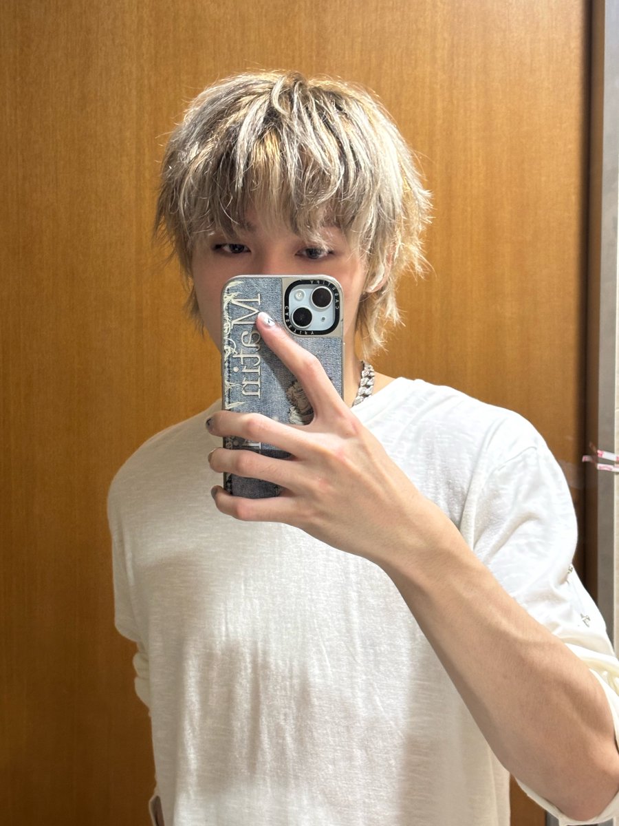 05_0120X1113's tweet image. 이 남자…… 거울 셀카 너무 잘말아주잖아…….🥹🥹