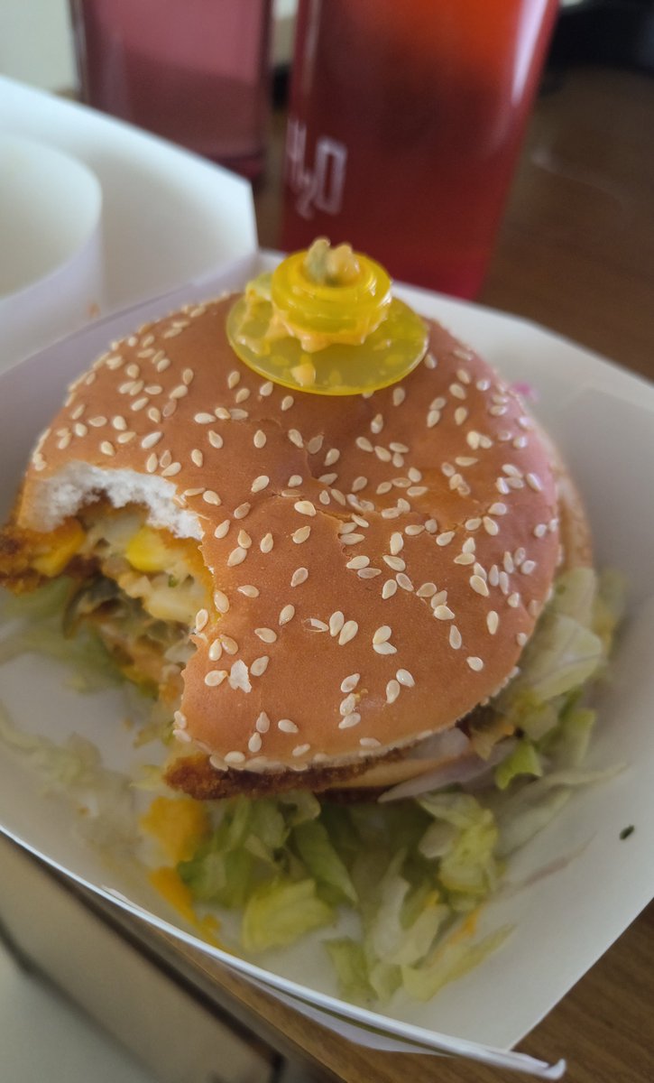 maverick_css's tweet photo. @mcdonaldsindia @McDonalds @zomato 

Why is there rubber in your burger? Why this lapse in quality control? 

I ordered Maharaj Mac from your store in Gopalan Signature Mall through Zomato.

Thanks Zomato for immediate refund. But should McD not take any responsibility as well? https://t.co/pFBV3ltR4R