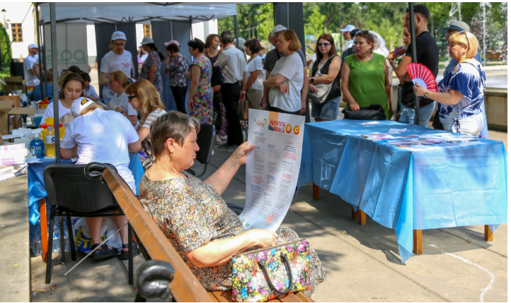 By 2030, Moldova will address #HIV&amp; #ViralHepatitis under one national programme — a bold move toward integrated, people-centered care.
UNAIDS Moldova welcomes this step toward one policy, one cascade, one goal: better health.
We marked it by inviting people to know their status.