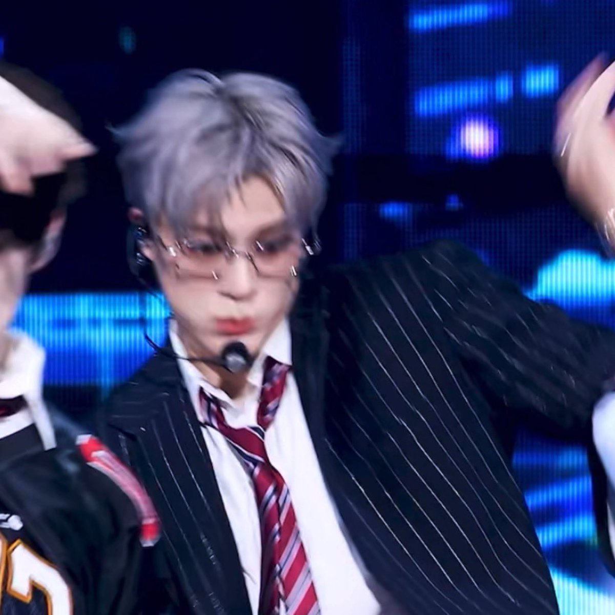 하 진짜 다 흔들렸는데 캡쳐 안할 수 없는 얼굴