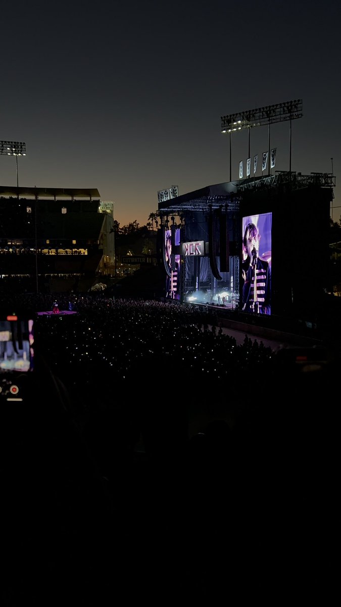 sopitis's tweet image. mcr was CRAZY!!!