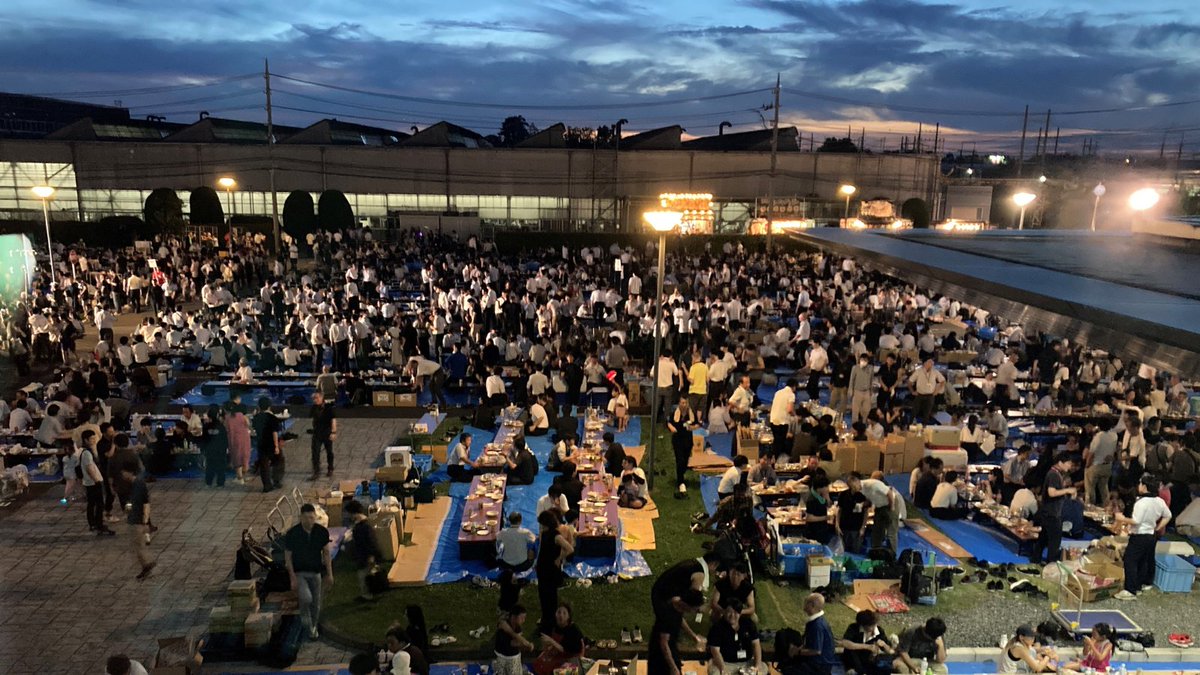astemojp's tweet image. 佐和工場で納涼祭が開催されました🍧🎐
約6,000人の従業員が参加🙌❣️
Rivaleのサイン会などで交流を深めました🐰🏐
体調に気を付けて暑い夏を乗り切りましょう💪
※飲酒運転ゼロを徹底しています