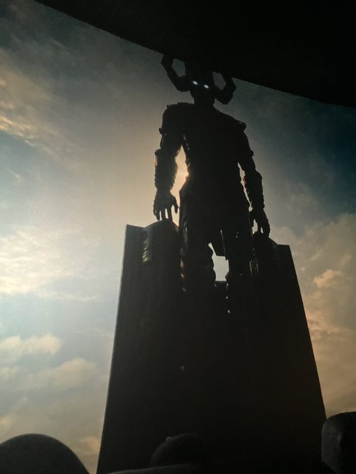 IMSISENEG's tweet image. Sé que no va a ocurrir, pero me ha gustado tanto los #Los4Fantásticos que me habría encantado ver el resto del metraje que fue cortado para la versión de cines... el propio director ha dicho que sería costoso por los FXs pero joder.. Ese Bluray lo merece. #RestoreMattShakmanCut