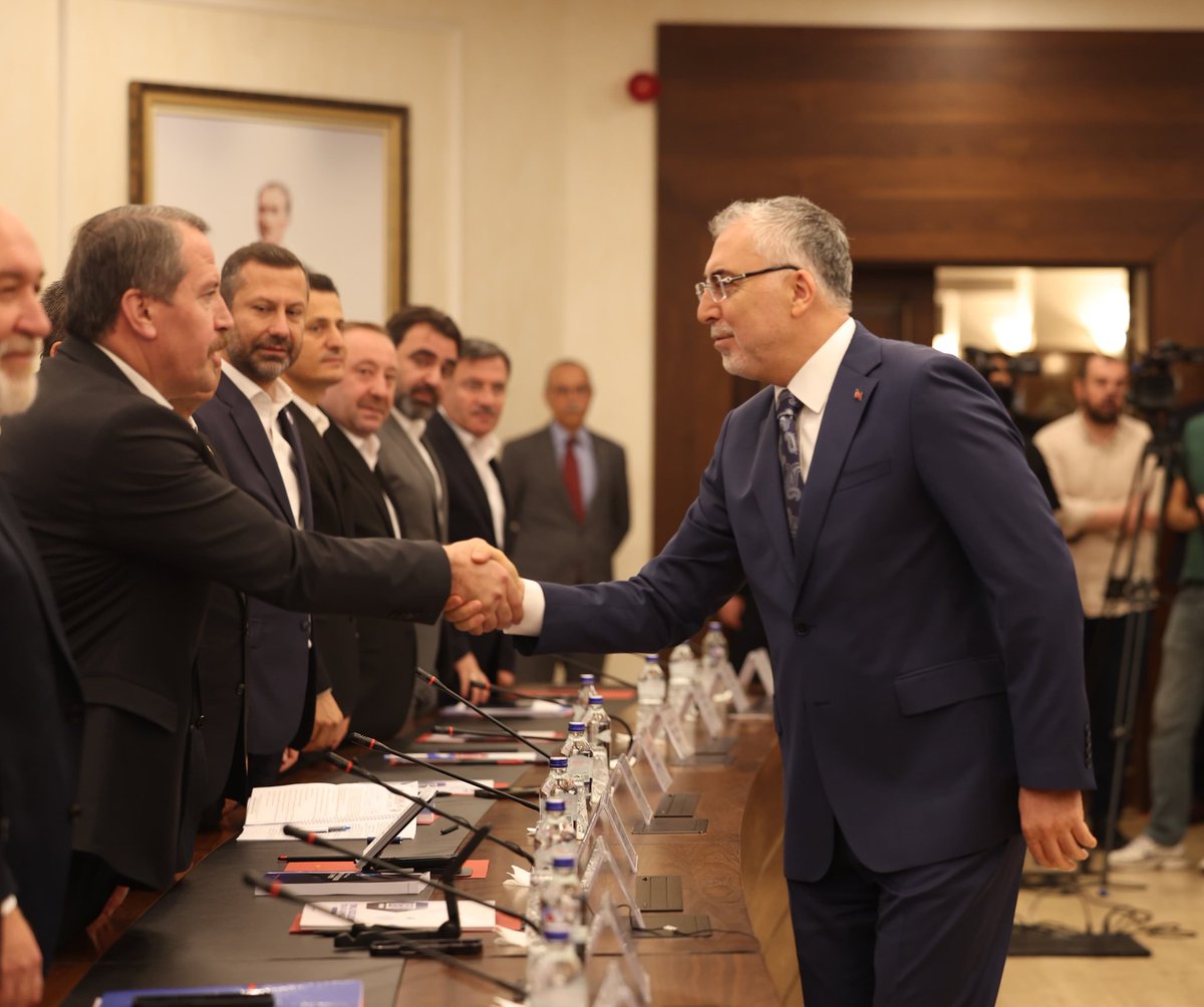MemurSenKonf's tweet image. 8. Dönem Toplu Sözleşme görüşmelerinin ilk oturumu, Çalışma ve Sosyal Güvenlik Bakanlığı'nda başladı.
@csgbakanligi
@isikhanvedat @_aliyalcin_
#MemurunTeklifi