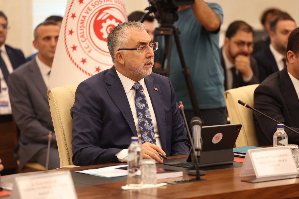 MemurSenKonf's tweet image. 8. Dönem Toplu Sözleşme görüşmelerinin ilk oturumu, Çalışma ve Sosyal Güvenlik Bakanlığı'nda başladı.
@csgbakanligi
@isikhanvedat @_aliyalcin_
#MemurunTeklifi