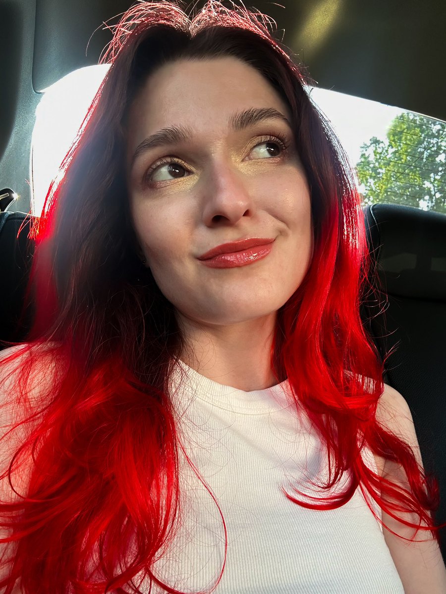 Если бы я могла попросить что-угодно, но мой злейший враг получил бы 2х от этого. Загадала бы деньги. На врагов плевать, тем более так хоть долги отдадут.

А ты?