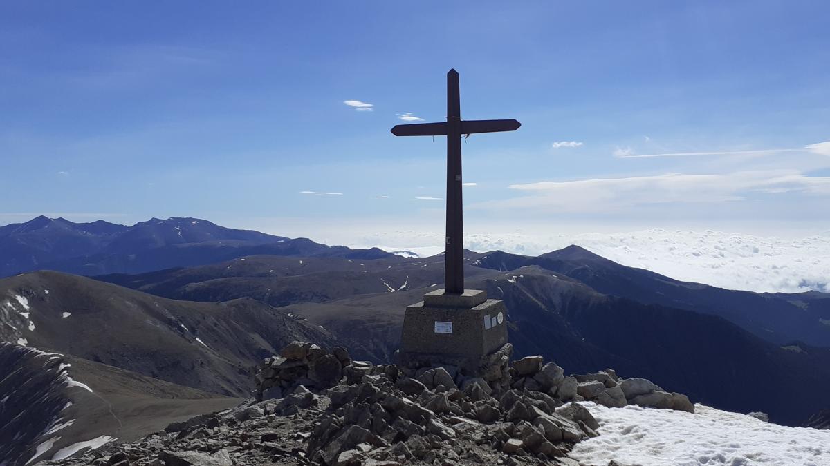 armengol1714's tweet image. Moltes vegades he pujat a Vallter 2000, també a les muntanyes per damunt del neixement del ter fins el Pic de Bastiments. Altitud: 2.881 m.
Tinc bons records d'aquell temps.