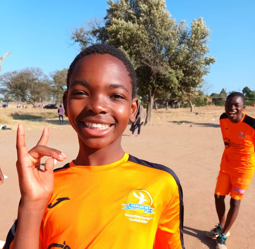 KitAid's tweet image. Some lovely smiles following a kit donation by @yaxleyfc to young players from #Magwegwe in #Bulawayo
#Yaxley