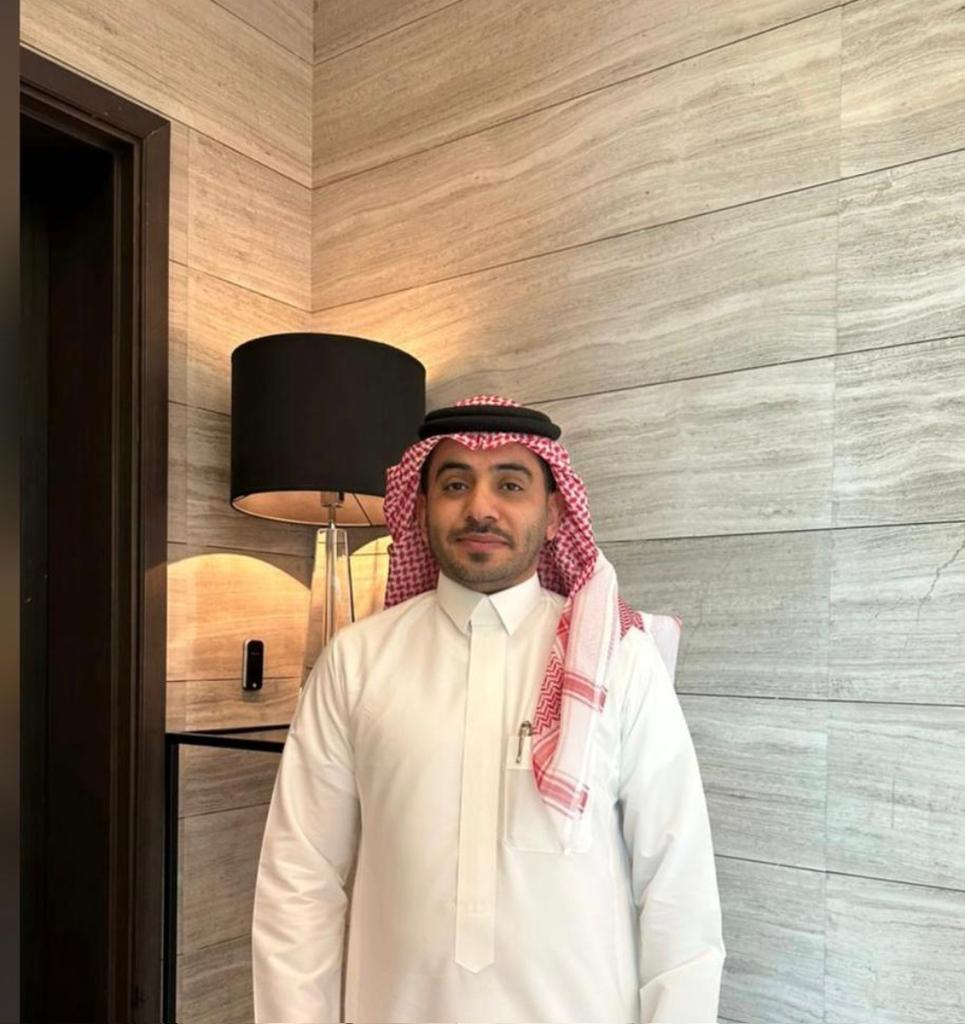 ابارك لاستاذي الفاضل / حسين بن سعيد ال خزيم
حصول ابنه خالد على درجة الدكتوراة من #جامعة_الامام_محمد_بن_سعود
#سراة_عبيدة 
#وقشة