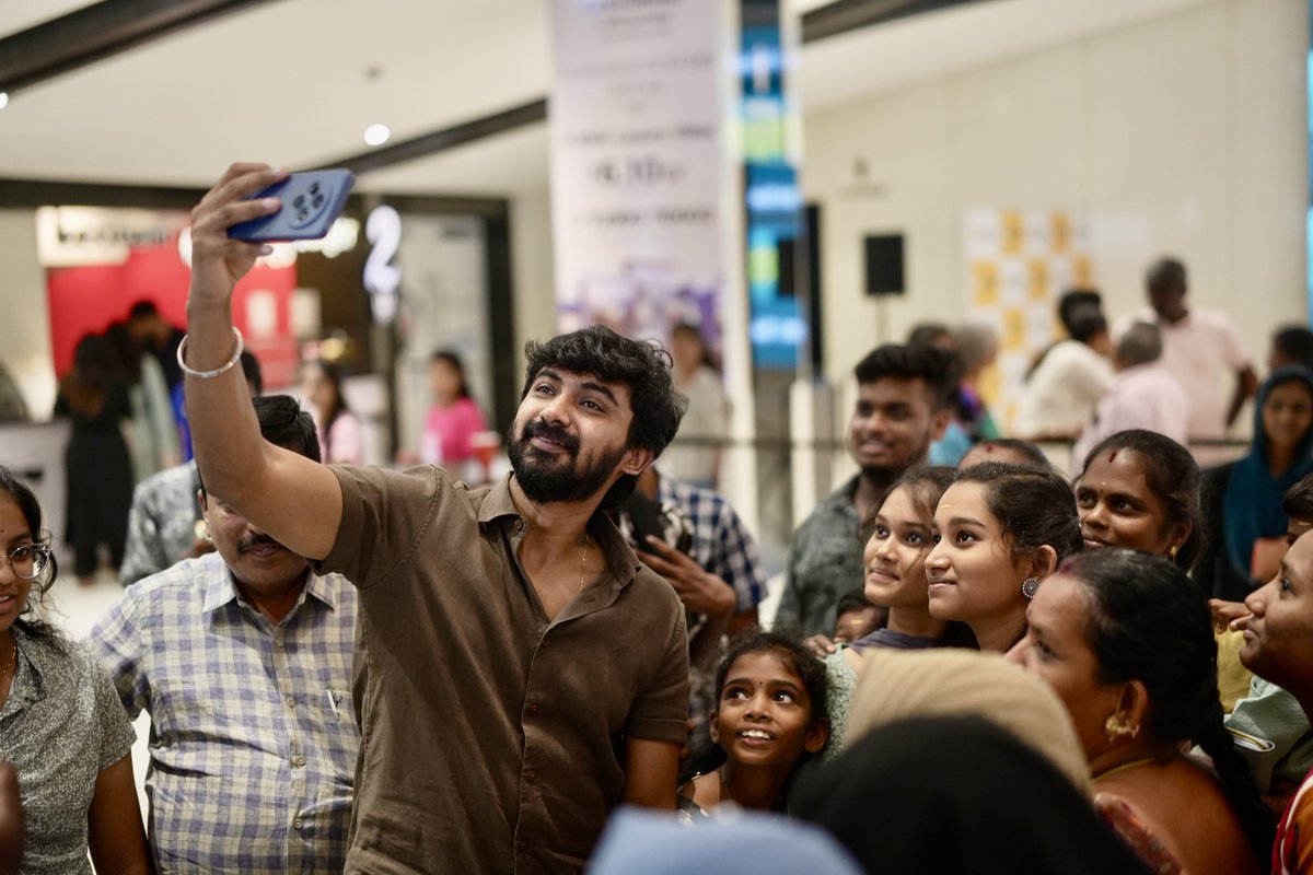 SKProdOffl's tweet image. Our #HouseMates team visited @srisakthicinema, Tiruppur yesterday - and the love we received stays with us.
#HouseMatesFromAug1