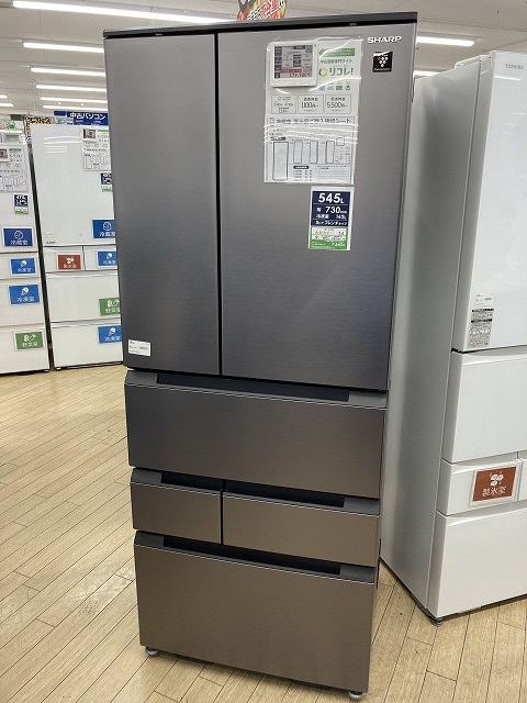 ＼おすすめ商品入荷のご紹介／

【展示品】#SHARP SJ-MF55M-H
［幅73cm／545L／6ドア／2024年］
✨ランクA 税込179,980円✨

✅奥行き63cmで庫内も一目で見渡せる👀
✅低温・高湿環境で新鮮さが保てる真ん中野菜室🥬

横浜ビブレ７Fソフマップで販売中です🏃

#家電 
#横浜
