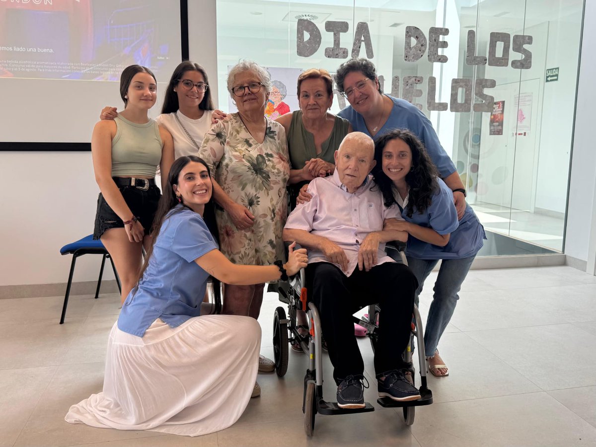 FPoncemar's tweet photo. La pasada semana celebramos una  convivencia con los familiares por el Día de los Abuelos 👴🏻🫶🏻👵🏻 Gracias a todos los familiares por asistir con tanta ilusión. Fue una jornada llena de alegría y momentos inolvidables. Gracias por la confianza que depositáis en nosotros cada día 😍 https://t.co/gb3tccAf1m