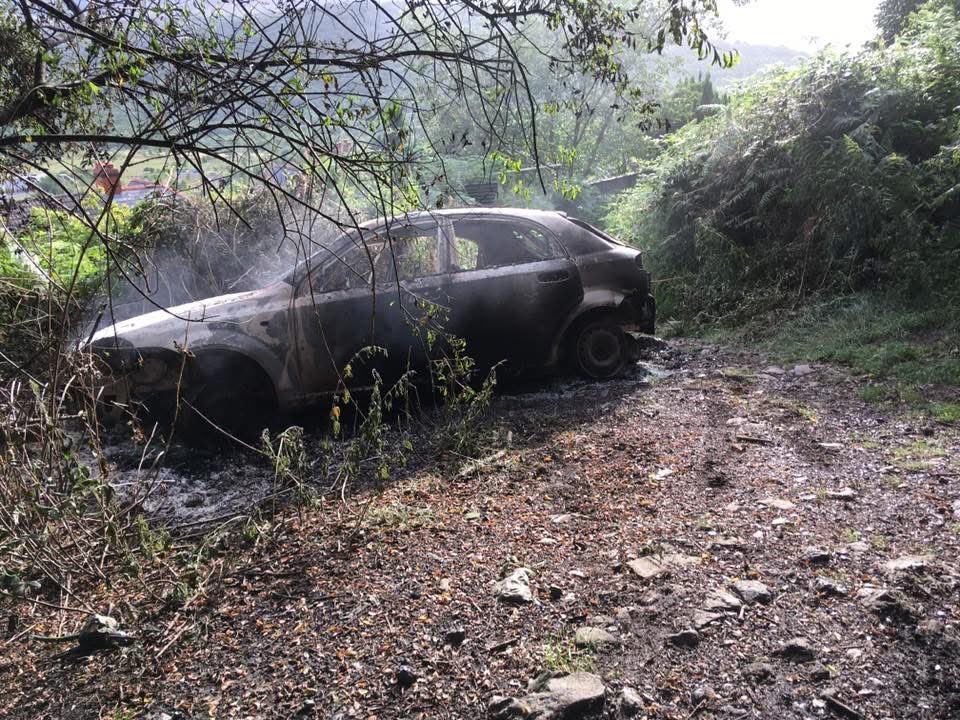 Xris32's tweet image. I do lots of running over the holidays and see lots of interesting sights. However, this was the strangest - a burnout car in Wales.