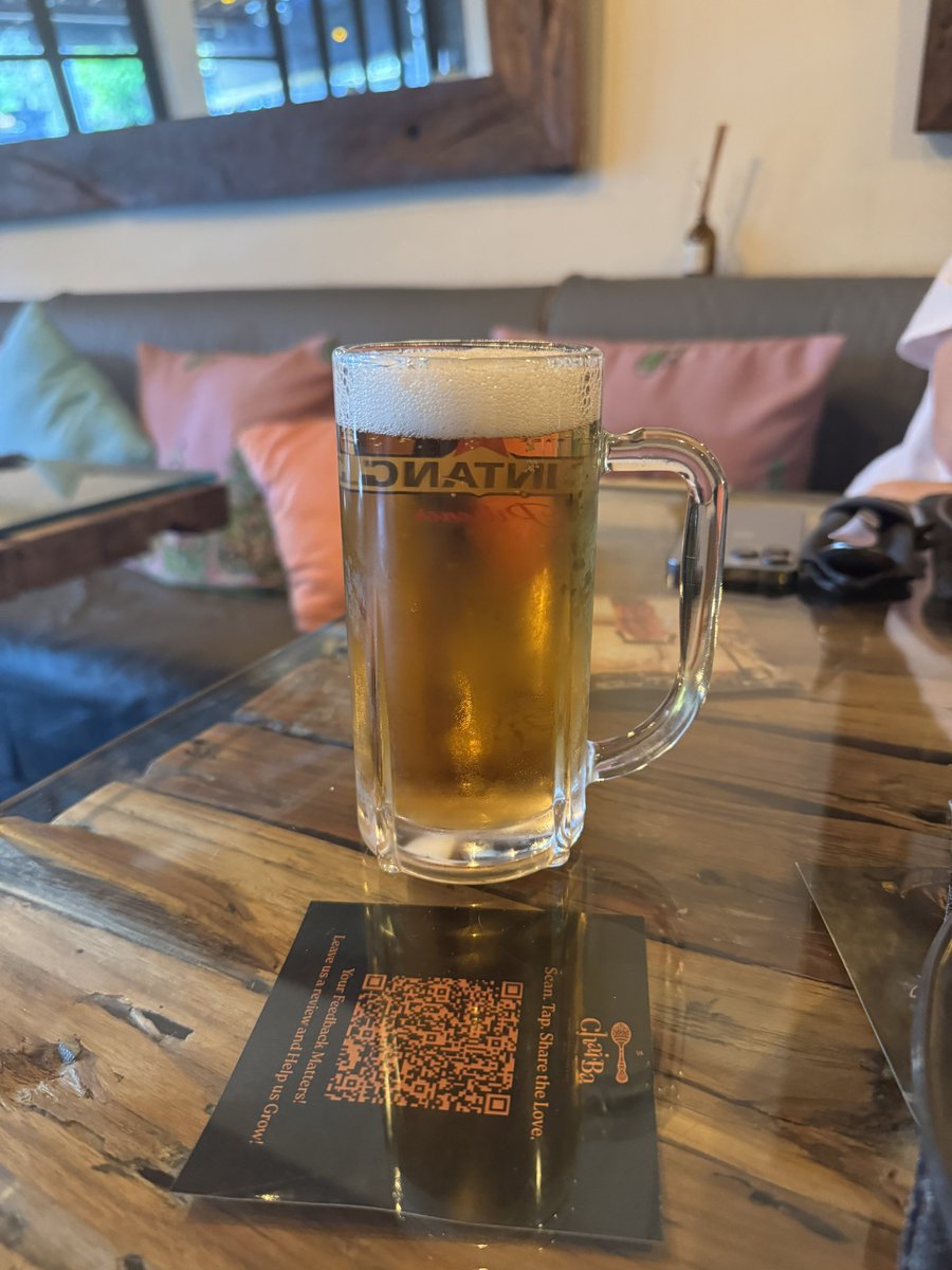 RudiEdsall's tweet image. One of the small yet great pleasures in life is getting a beer glass like this. Makes you feel like you’re in Cheers
