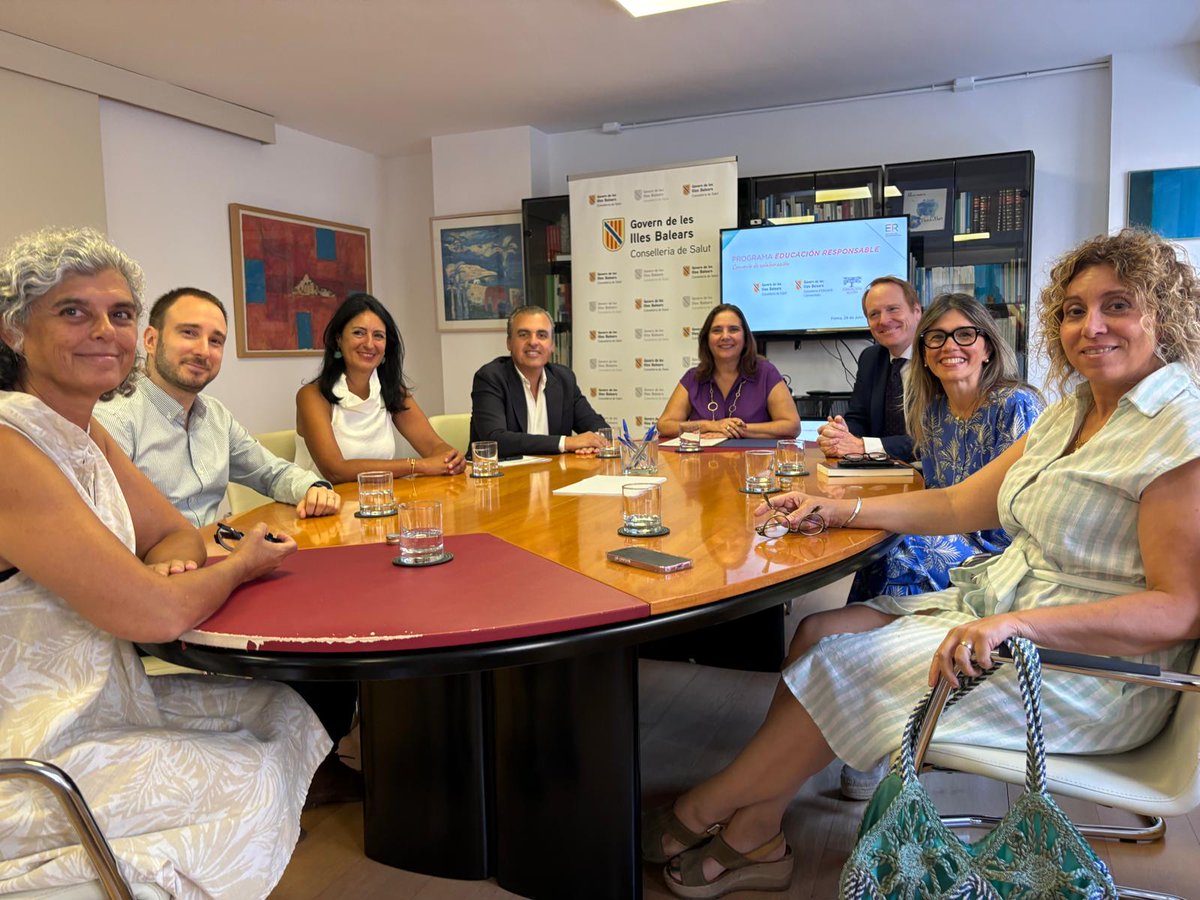 SalutGOIB's tweet image. El @goib i la @fundacionbotin posaran en marxa un programa pilot d’educació emocional el proper curs escolar a 6 centres de primària
🗣️@manuelaG_Romero: "Aquest programa no sols posa el focus en els nins i nines, sinó també en el professorat"
🔗tn.caib.es/TcyhWHYdbZzY