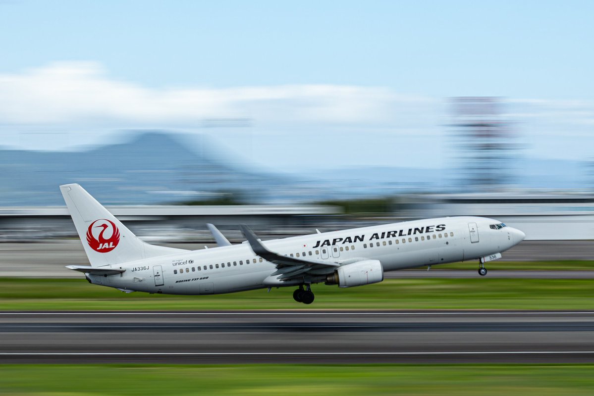 gyastro's tweet image. 仕事が終わって今こんな気分です。
I'm feeling so refreshed now that work is over.
#高松空港 #JAL #飛行機 #流し撮り
#japan #takamatsuairport #airplane