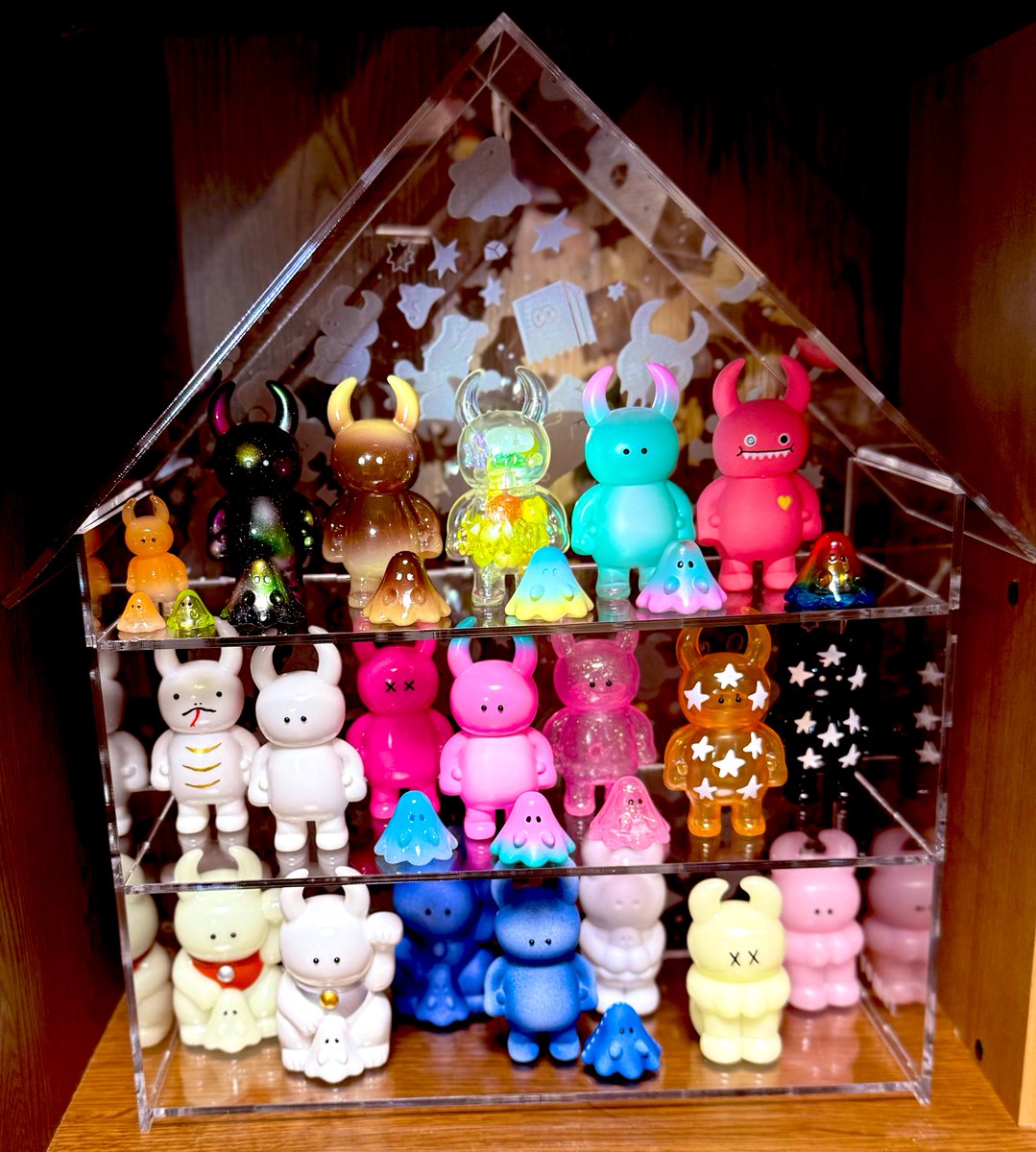 FollowmeupK's tweet image. STUDIO UAMOUさんにて念願のお家ゲットしました😆
可愛い☺️
早くもぎゅうぎゅう🤣
お家に飾るの厳選しようかな🤔
 #UAMOU