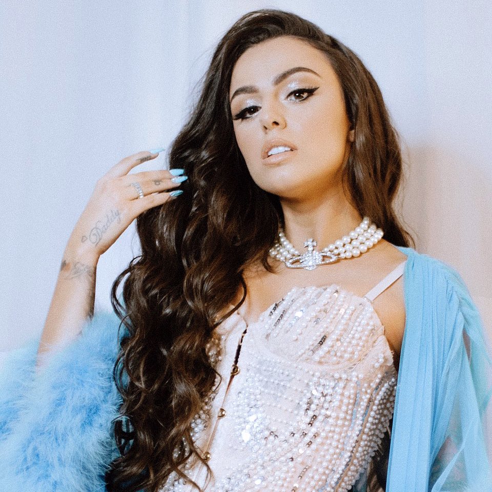 Happy 32nd birthday to the talented Cher Lloyd.