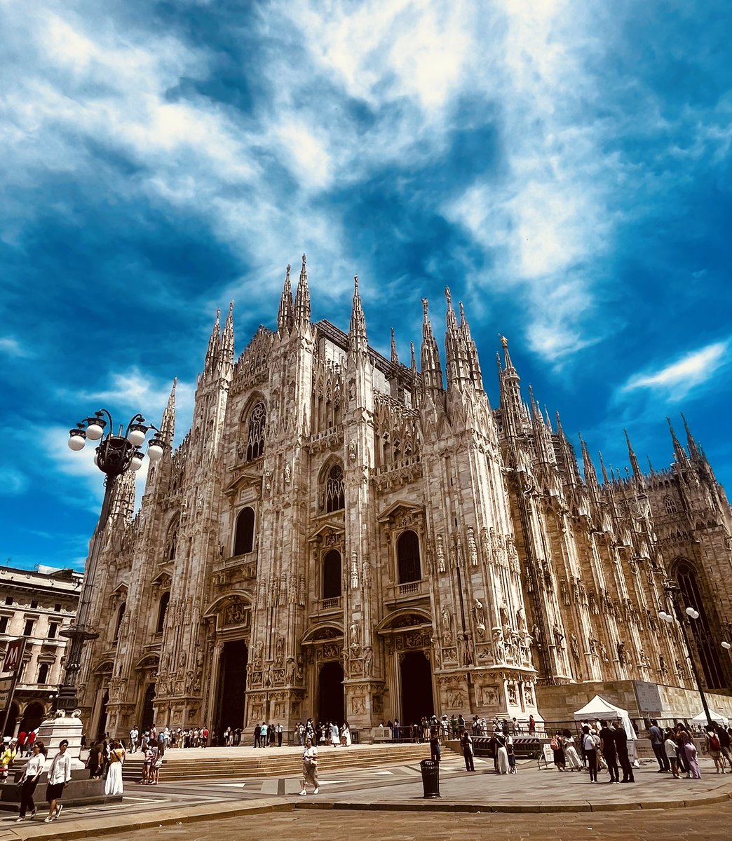 Rimmesfk's tweet image. #Milan โค๏ธ I love this city, itโs full of gorgeous things๐ฅฐ
