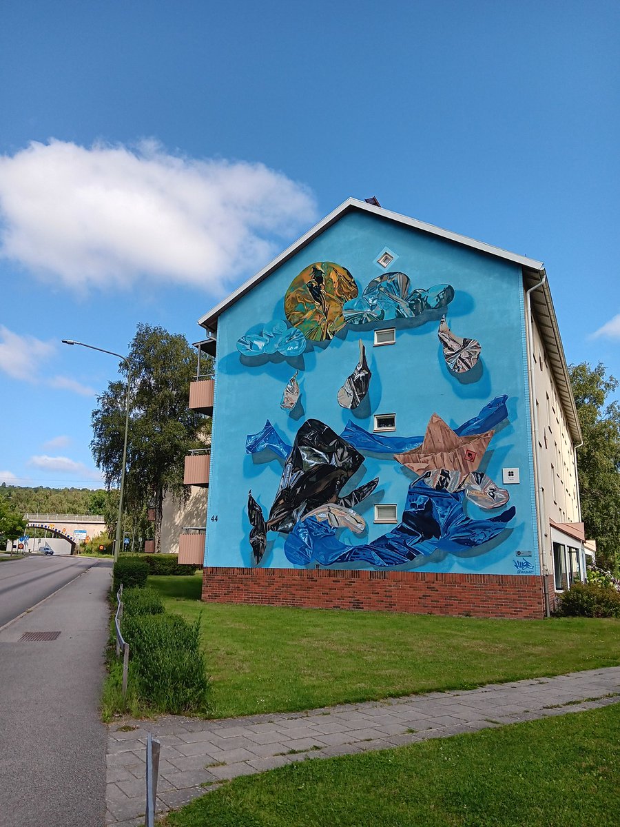 AnetteJonasson's tweet image. Happy monday😊🩵🤍#blueMonday 
#mural 
#streetphotography