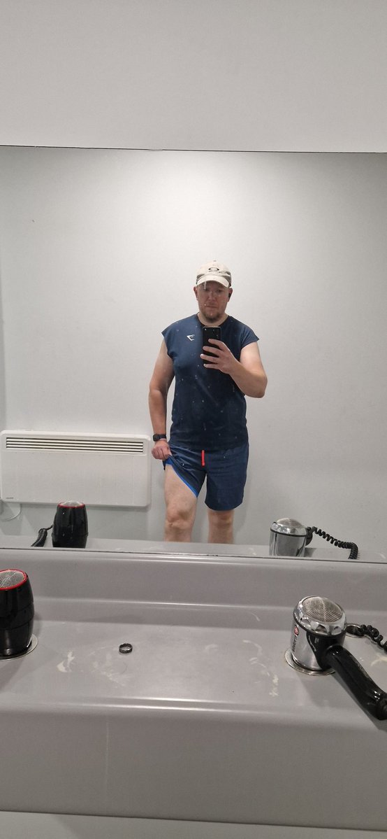 GavinWi79234383's tweet image. #Monday means #LegDay .....wiping me out for the week before I've started 😅 #nopainnogain #muscles #quads #bodybuilding #nomorechickenlegs #gethuge #guyswithbeards #guyswholift #bettergymsidcup