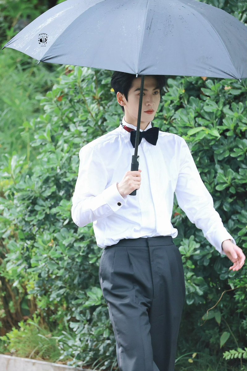 linghearchive's tweet image. 📸 250728 Overdo Filming Day 34 🥀 cr: puppy1230 #张凌赫 #ZHANGLINGHE #这一秒过火 #Overdo