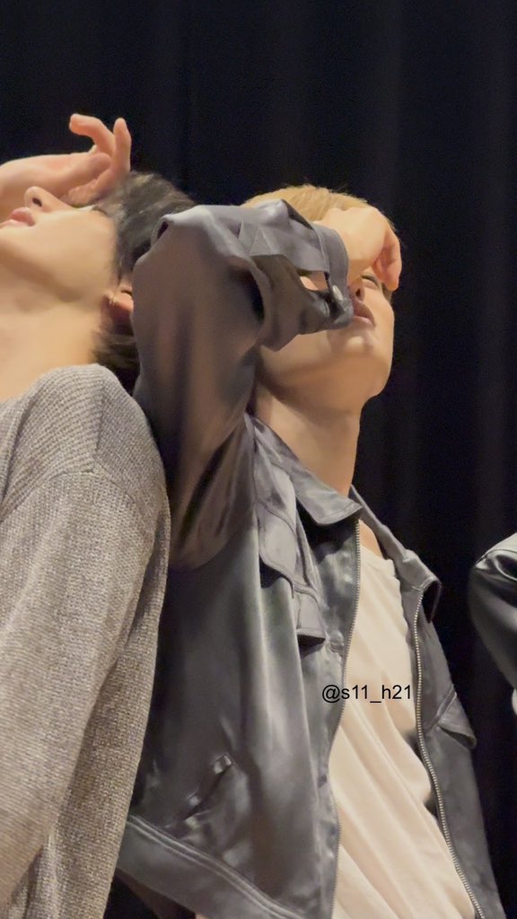 soE_Blank's tweet image. 포토타임 포즈 ㅋㅋㅋㅋㅋ 요염하네 쫌 ㅋㅋㅋㅋ