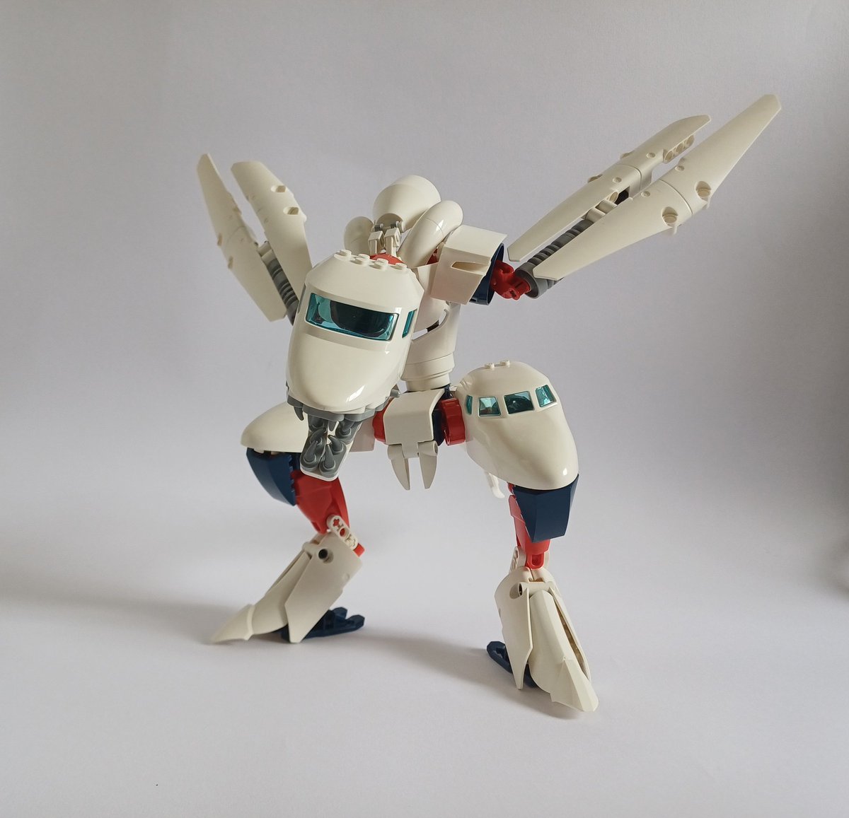 JSwansus's tweet photo. Skylynx 
#lego #bionicle #Maccadam https://t.co/i3LvRFQ9Ps