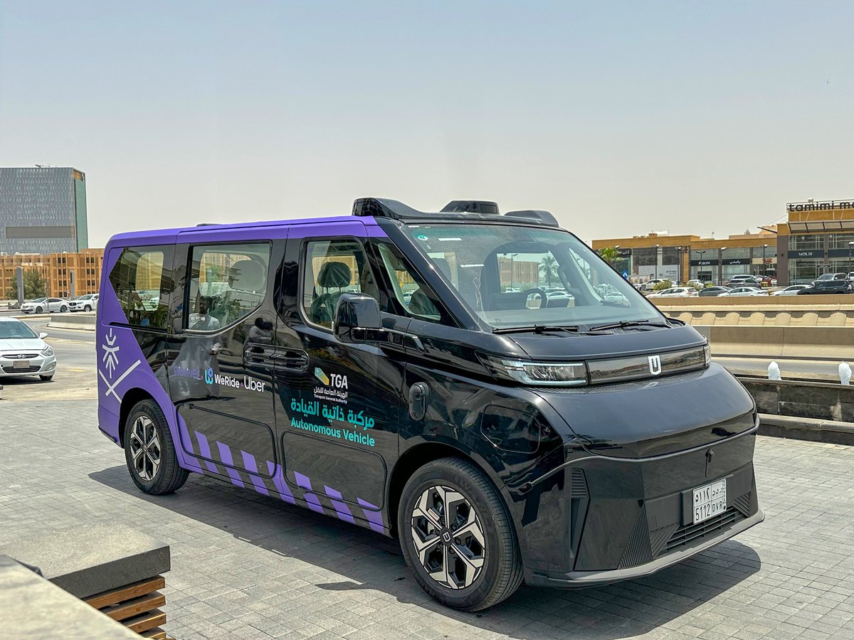 WeRide_ai's tweet image. 🚀 Our Robotaxi has just secured Saudi Arabia’s first Robotaxi autonomous driving permit from @Saudi_TGA! 🇸🇦 We&apos;re now the only tech company with products holding autonomous driving permits in 6 countries: Saudi Arabia, China, UAE, Singapore, France, and the US.
This permit…