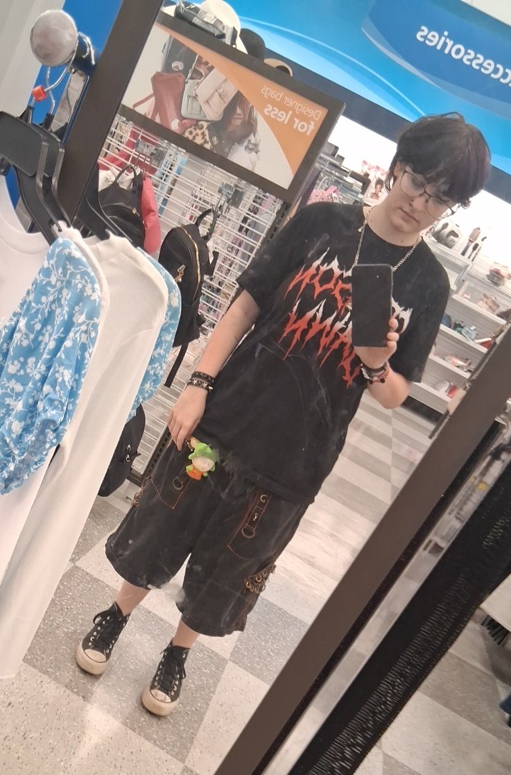 asherisafag's tweet image. forgot
my fit from yesterday