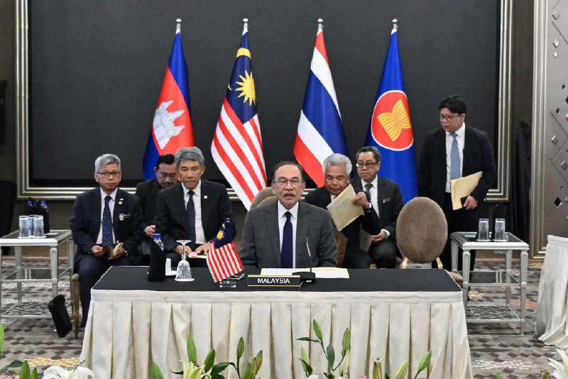 ScaryEurope's tweet image. Recent🚨
Ceasefire talks BEGIN in #Putrajaya between #Thailand delegation led by Acting PM #Phumtham Wechayachai and #Cambodian PM Hun Manet TALKS hosted by #Malaysia’s Anwar Ibrahim, with US and #Chinese envoys present
#Thailand #ThailandCambodia #Putrajaya…