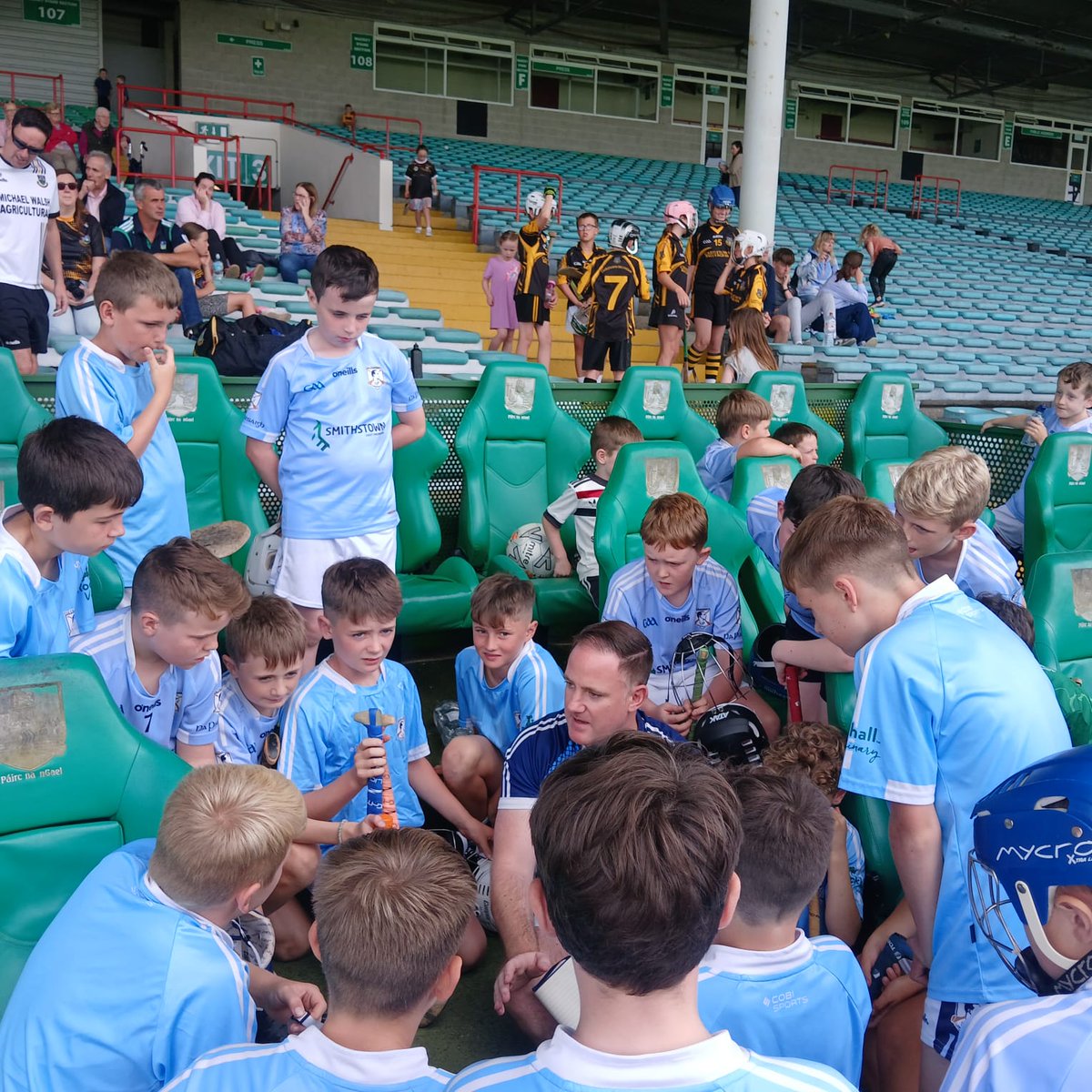 NapGAA's tweet image. Brilliant experience for the U11 hurlers in the Gaelic Grounds on Saturday. Some great games and skills on show by this talented group. 

Well done guys. 👏🏼🔵⚪