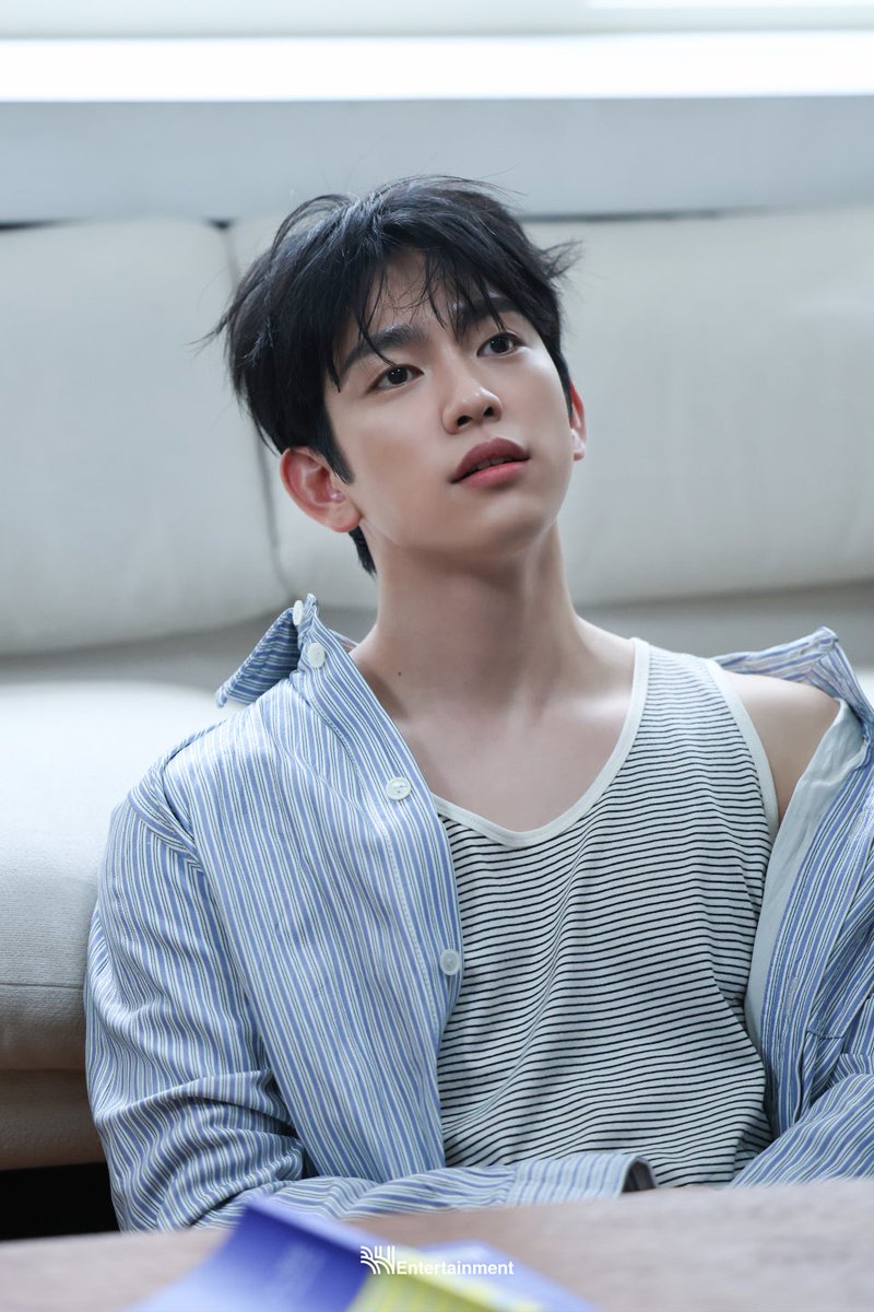 withjinyoung922's tweet image. 제발이라는감정