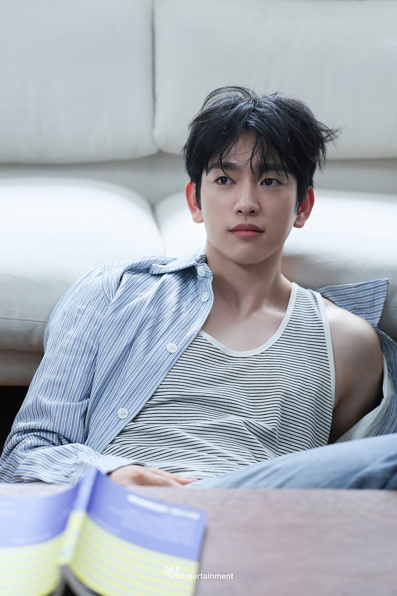 withjinyoung922's tweet image. 제발이라는감정