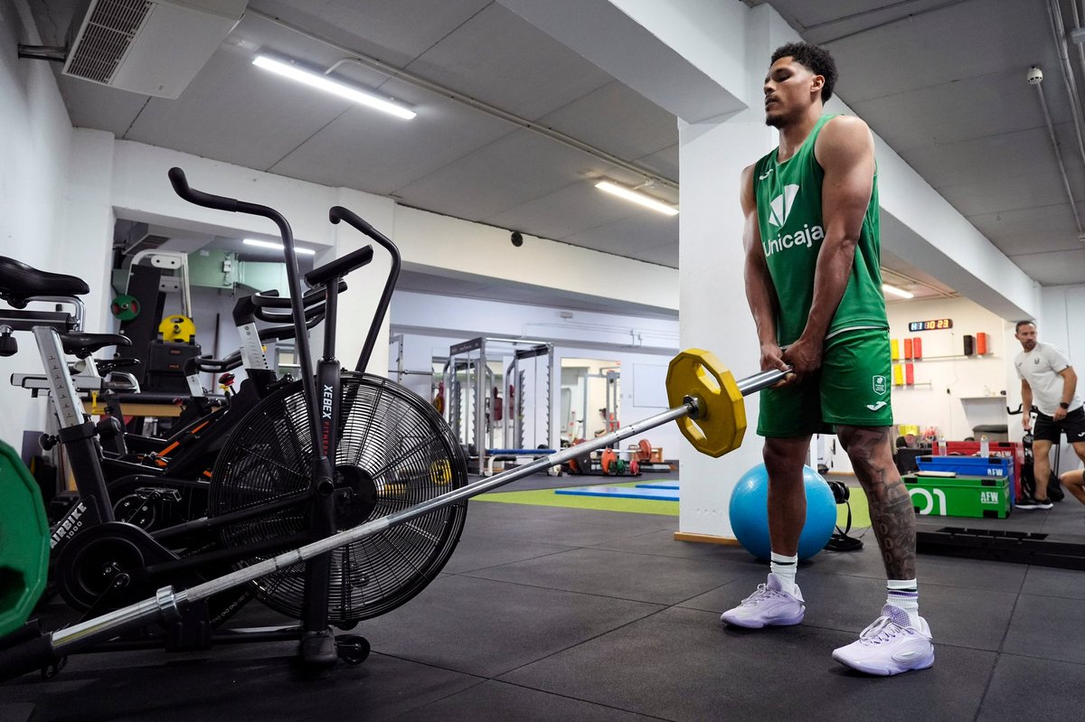 unicajaCB's tweet image. 🆕 Xavier Castañeda ya está en Málaga 
🔋 Reconocimiento, pruebas físicas y primeros entrenamientos 
🔜 Mañana presentación oficial en nuestro canal @YouTube