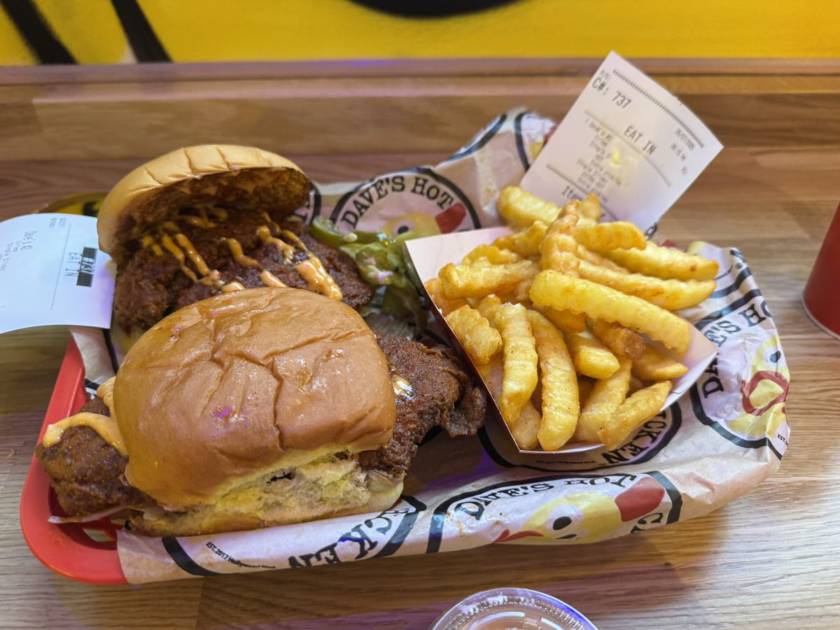 ALE0202's tweet photo. @hotchickendaves is it me or did I order extra pickles and not get them . First time at hot Dave’s . Sure ones on the side here come with the meal https://t.co/9y5mEAtOyB