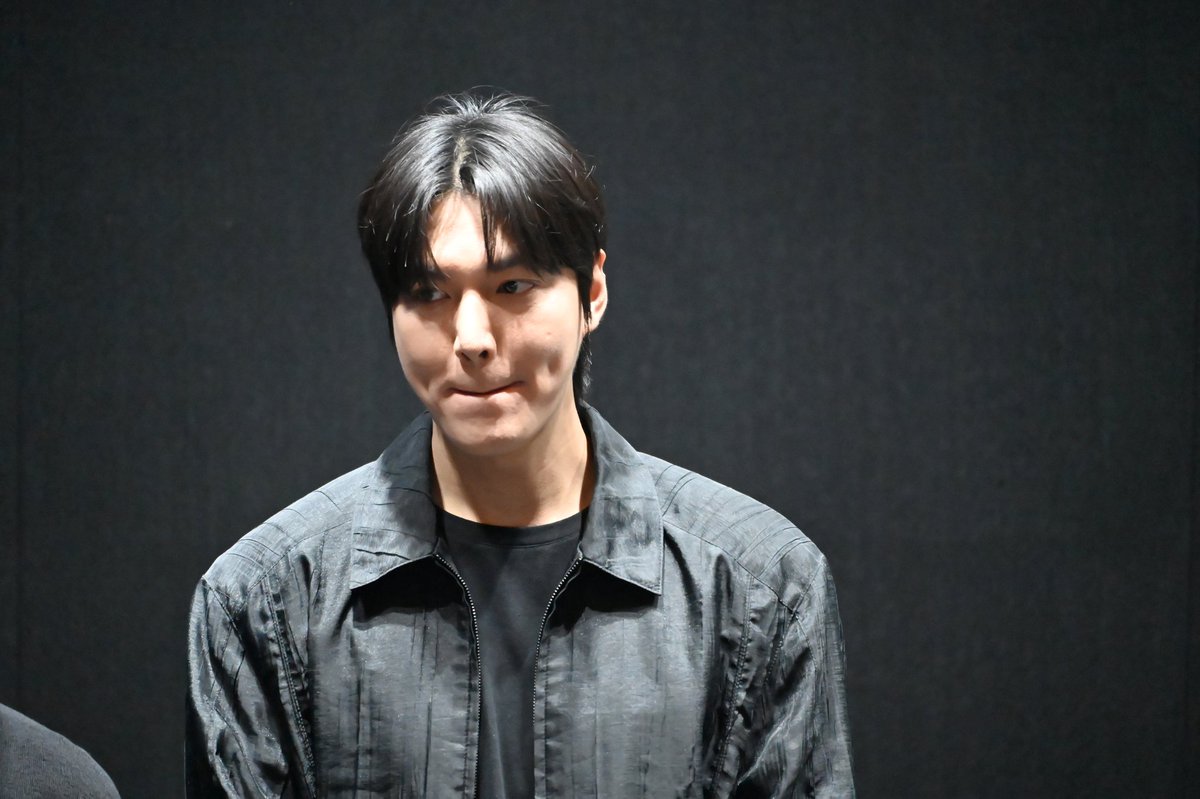 axdv12345's tweet image. 이민호 250726

영화 전지적독자시점 무대인사 3410

#이민호 #전지적독자시점 #무대인사