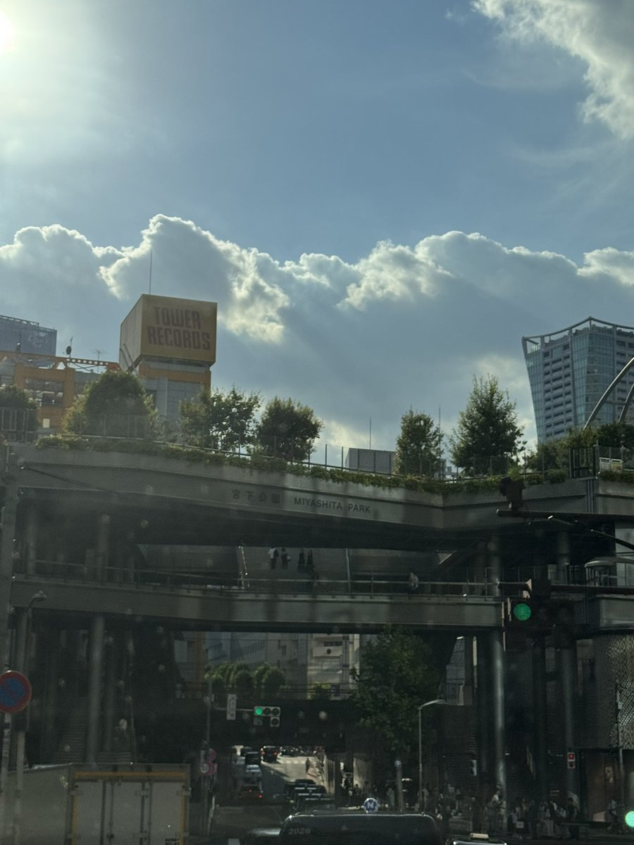 ashtangayy's tweet image. 今年からスラックス導入につき
採寸しに　冬に備えて(想像つかない)