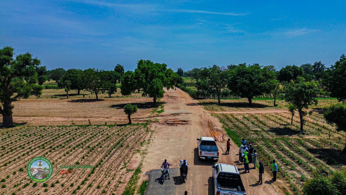 Sadiq_bj's tweet image. Rural Development: Construction of 12.5KM feeder Road from Gani to Dogara Town In Sumaila Local Government.

#AbbaIsWorking #AKYPPA